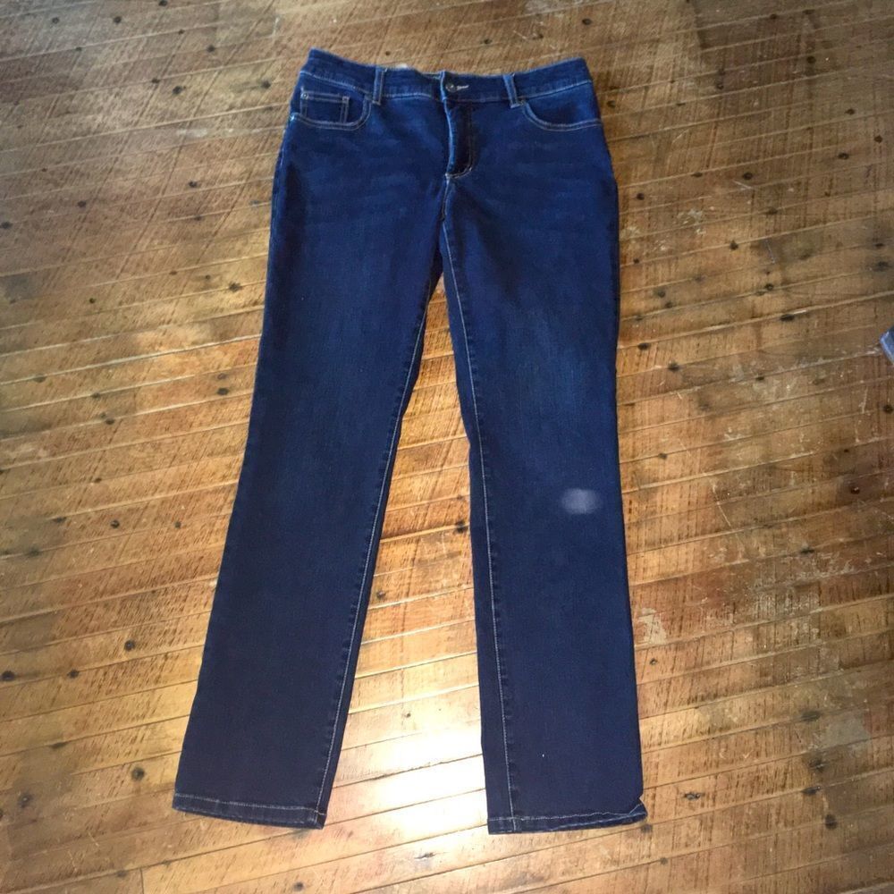 Chico’s 0.5 dark wash normcore straight basic jeans